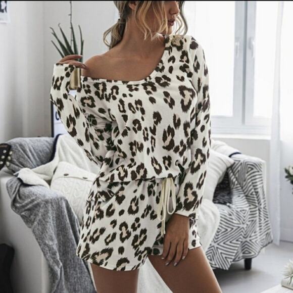 Women's Leopard Print Long Sleeve Top & Drawstring Short Set 2pc Loungewear Sz S - Picture 3 of 15